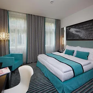 **** Hotel Red&blue Design República Checa
